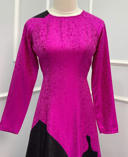 H140 Áo + Quần váy cùng chất- Áo dài lụa hồng sen hoạ tiết bướm