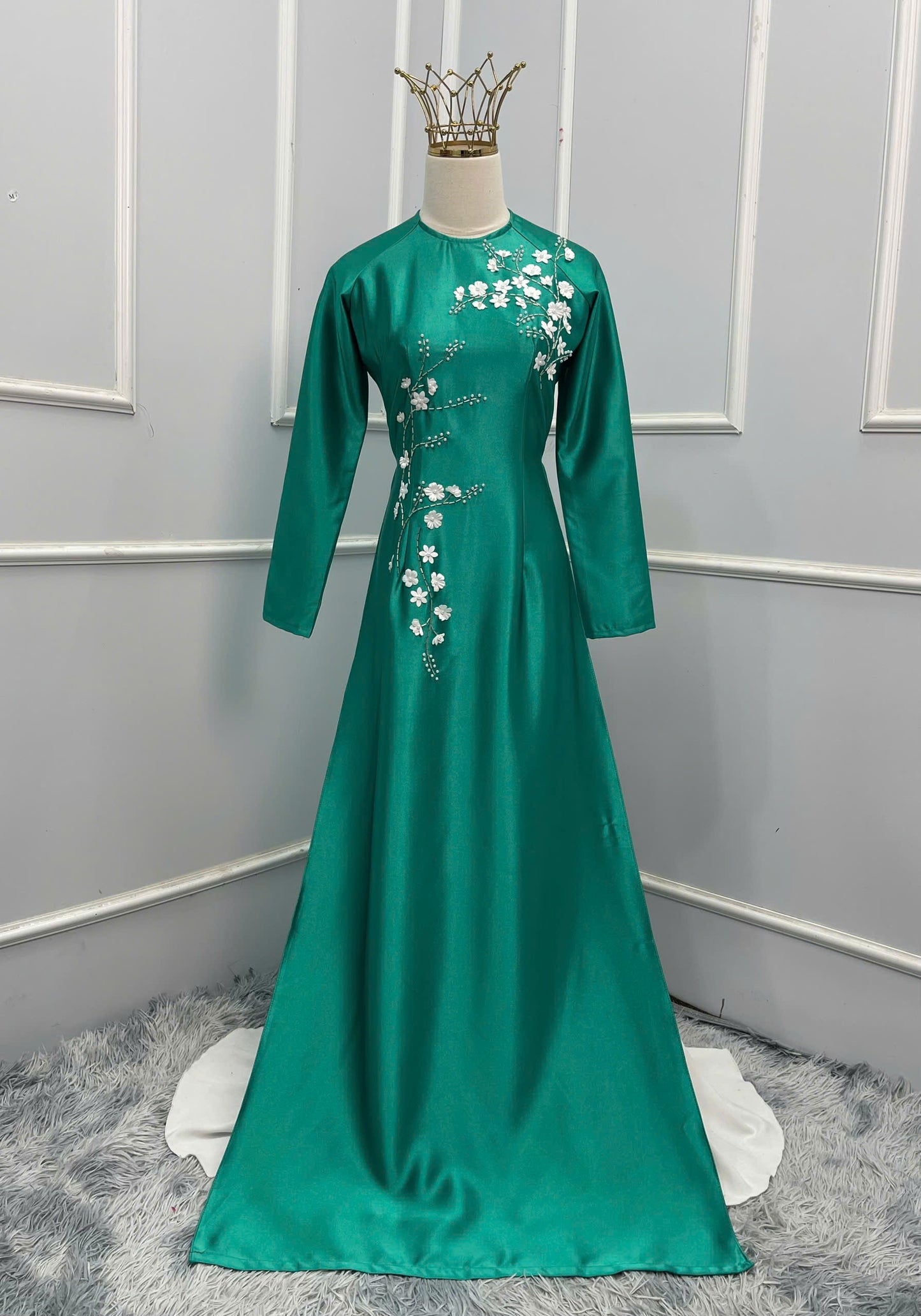 H187 Áo only - Áo dài lụa ruby đính kết