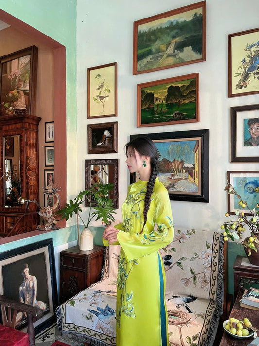 H159 Áo only - Áo dài tơ thêu xanh lá mạ 4 tà