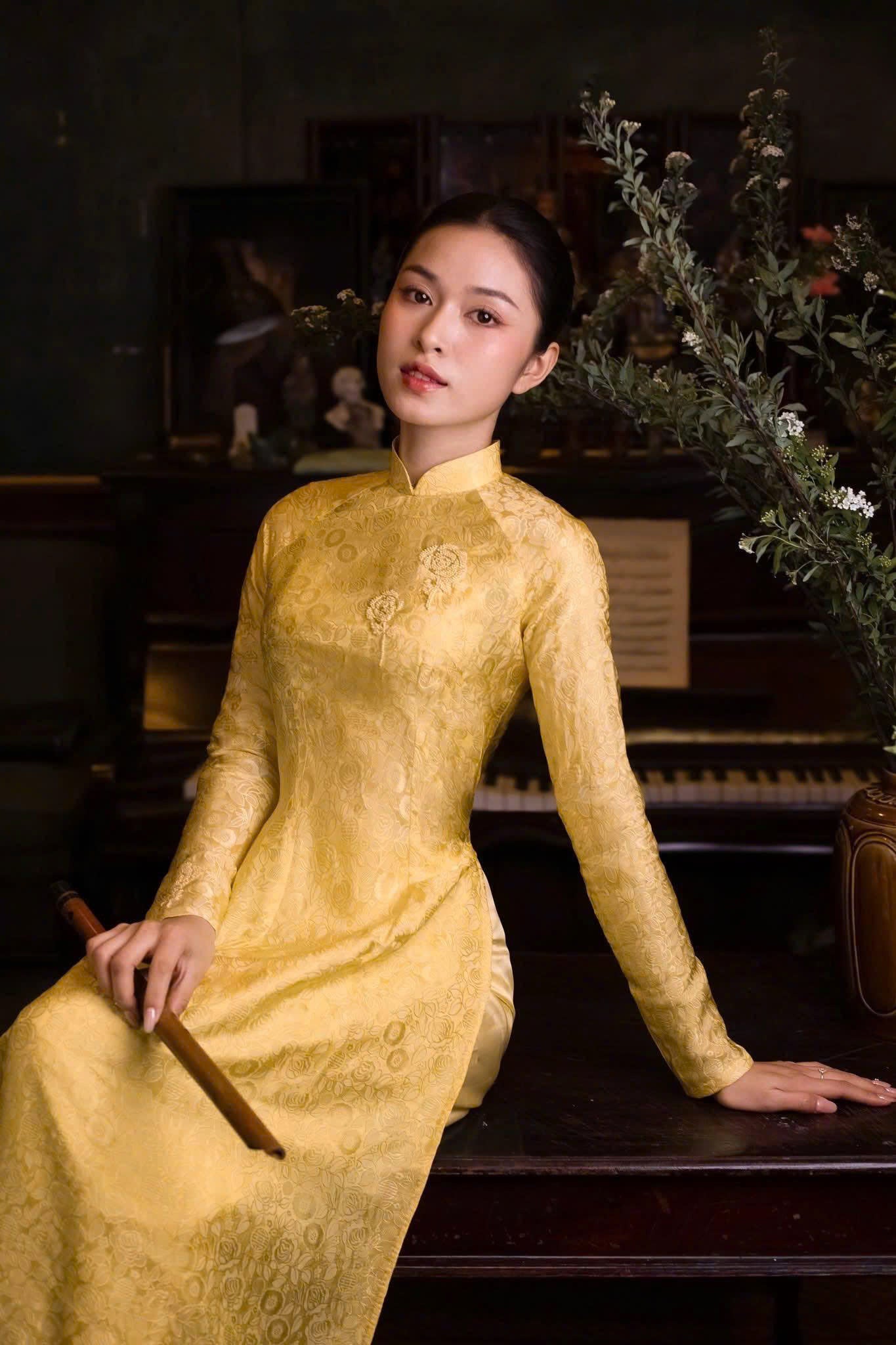 HD108 Áo only - Áo dài lụa hà đông đính ngọc màu vàng
