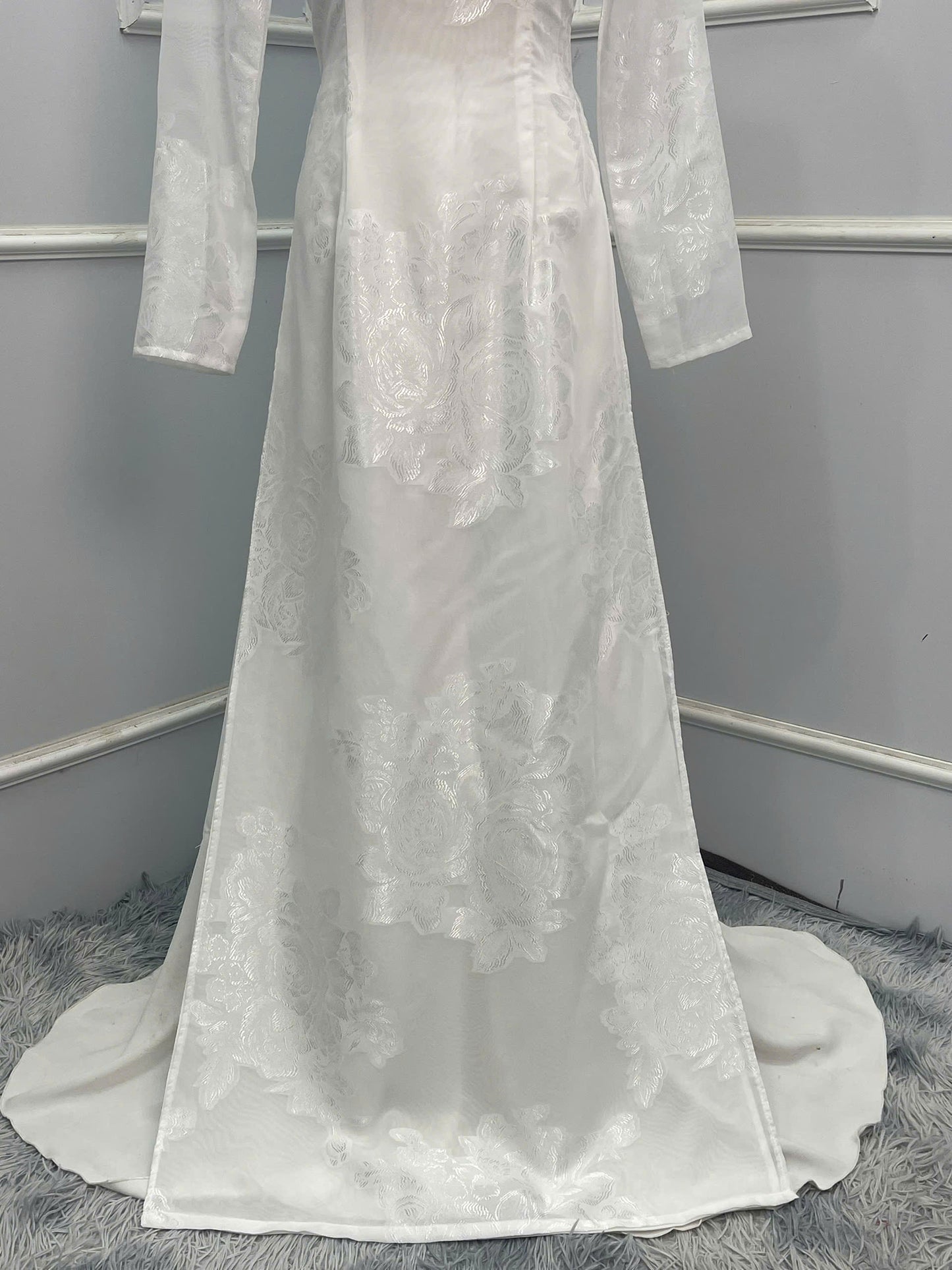 H226 1361 Áo only - Áo dài tơ silk màu trắng