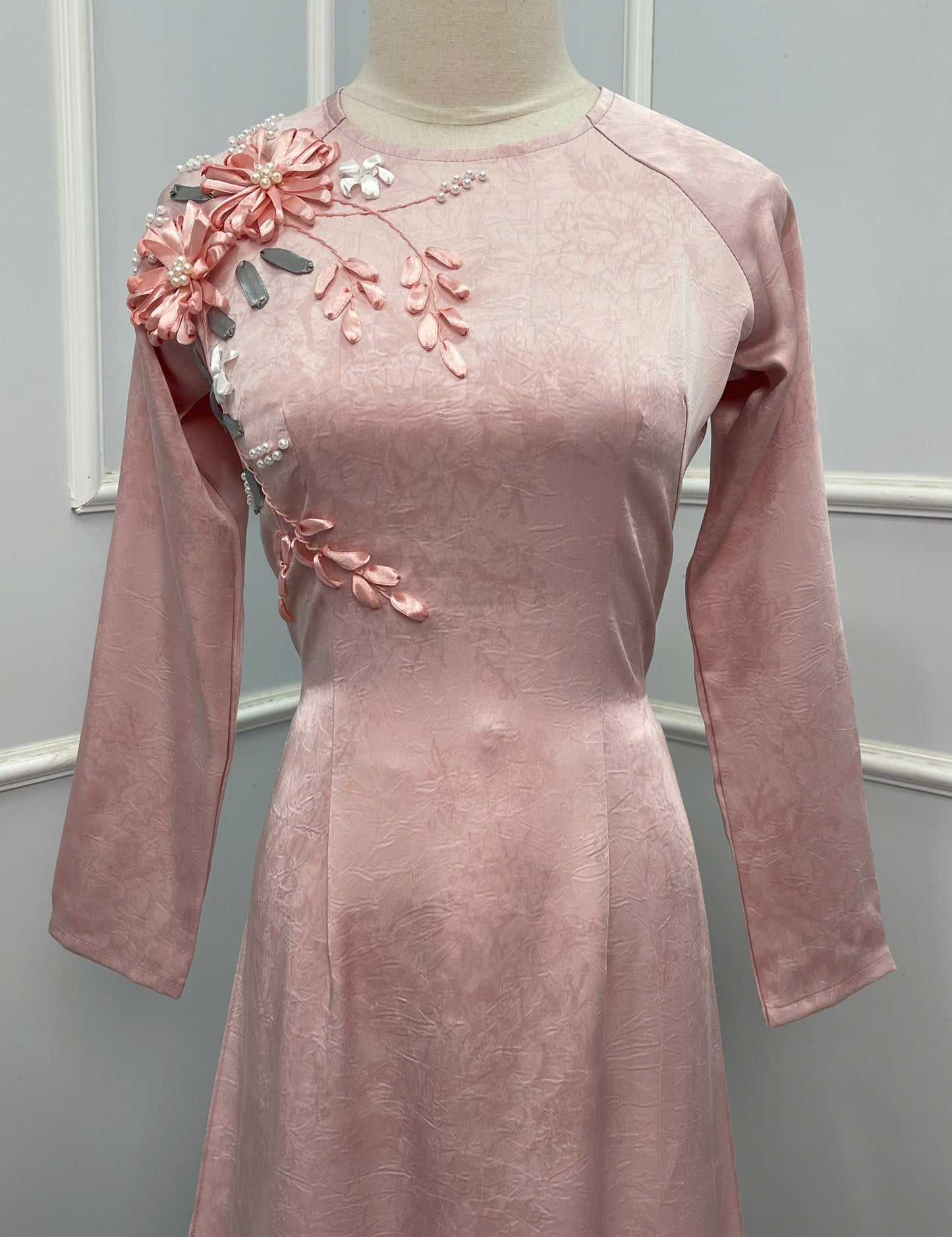 H248 1375 Áo only - Áo dài đính hoa màu hồng nude