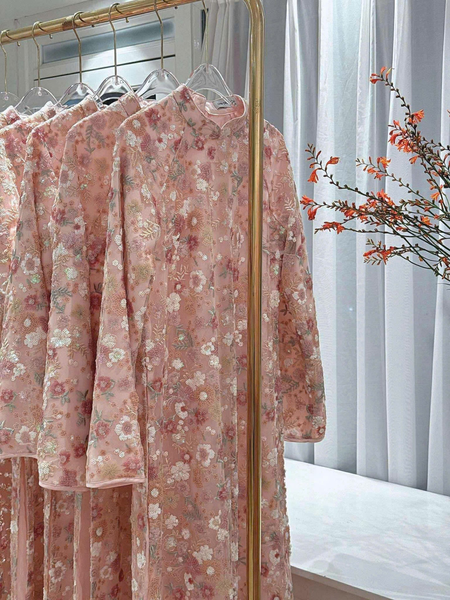 T616 Áo only - Áo dài tơ 4 tà đính kết màu hồng nude