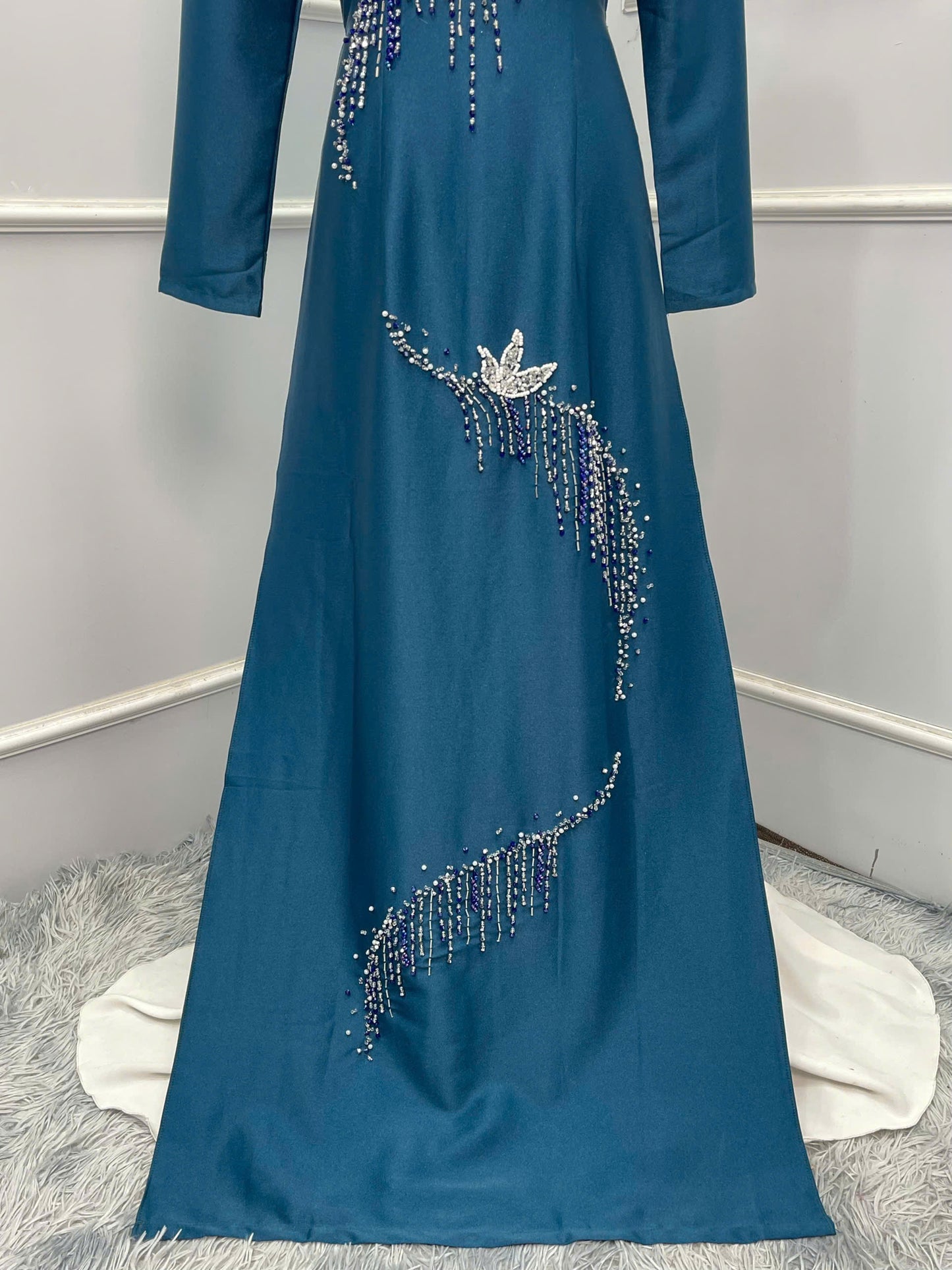 H256 1402 Áo only - Áo dài lụa thái tuấn ánh kim màu xanh cổ vịt đính kết