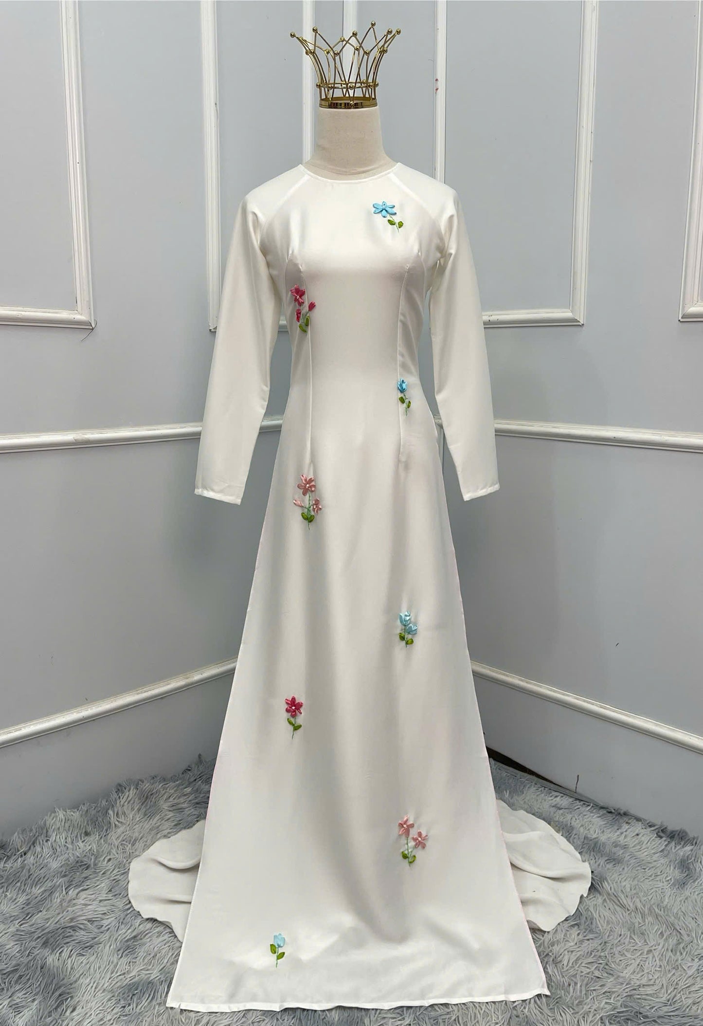 H261 1407 Áo only - Áo dài lụa valentino trắng thêu hoa