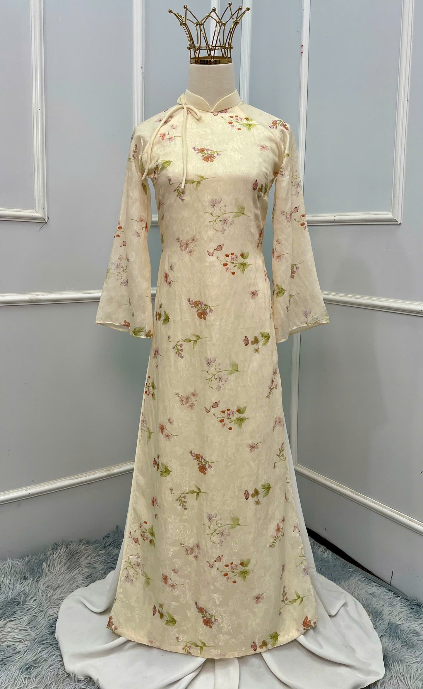 H193 Áo only - Áo dài tơ đính nơ màu kem