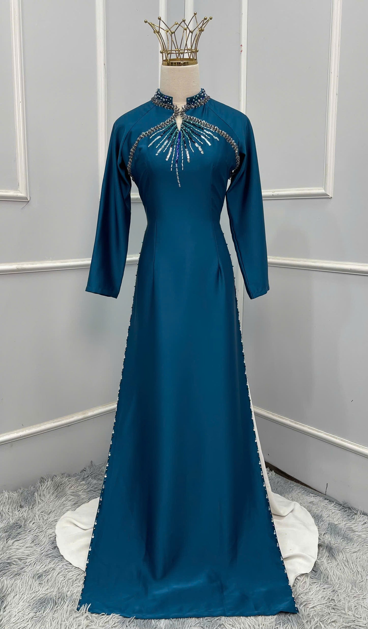 S209 Áo only - Áo dài lụa valentino thiết kế đính kết