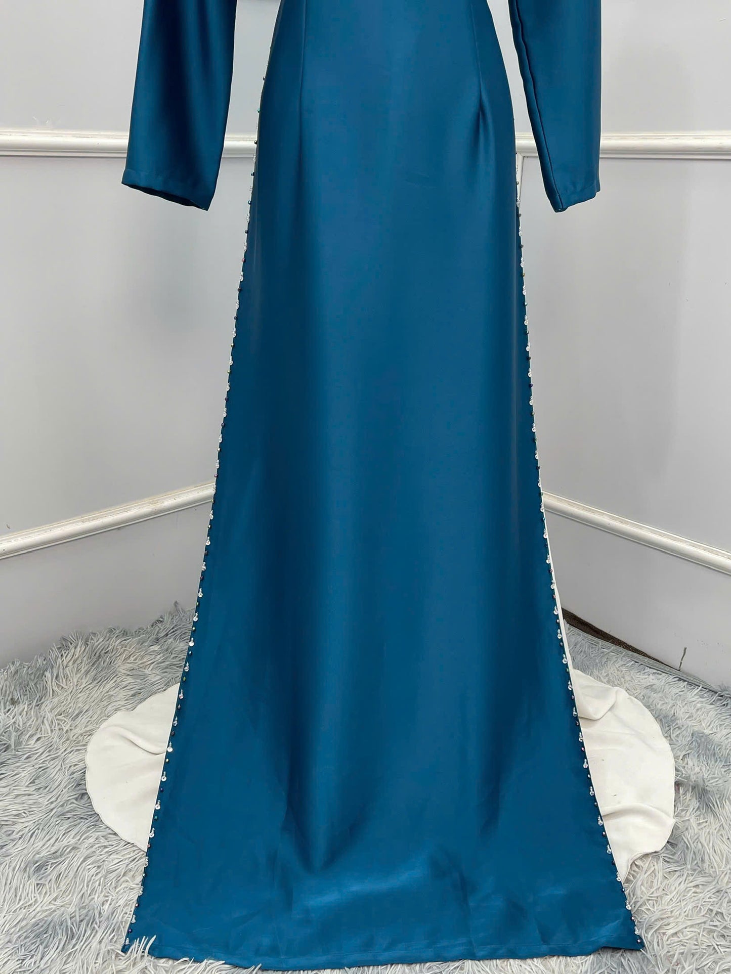 S209 Áo only - Áo dài lụa valentino thiết kế đính kết