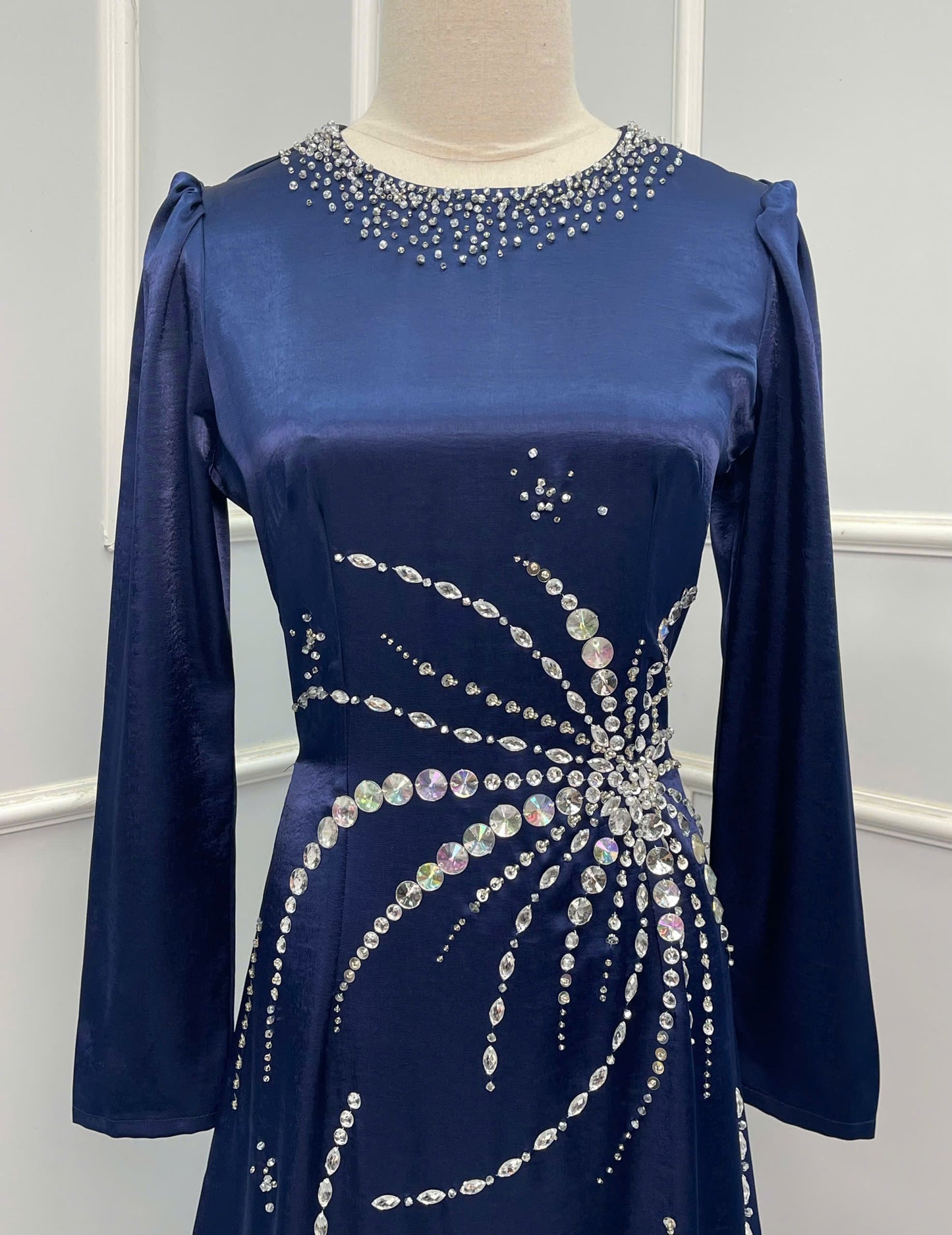 H195 Áo only - Áo dài lụa valentino xanh than đính kết