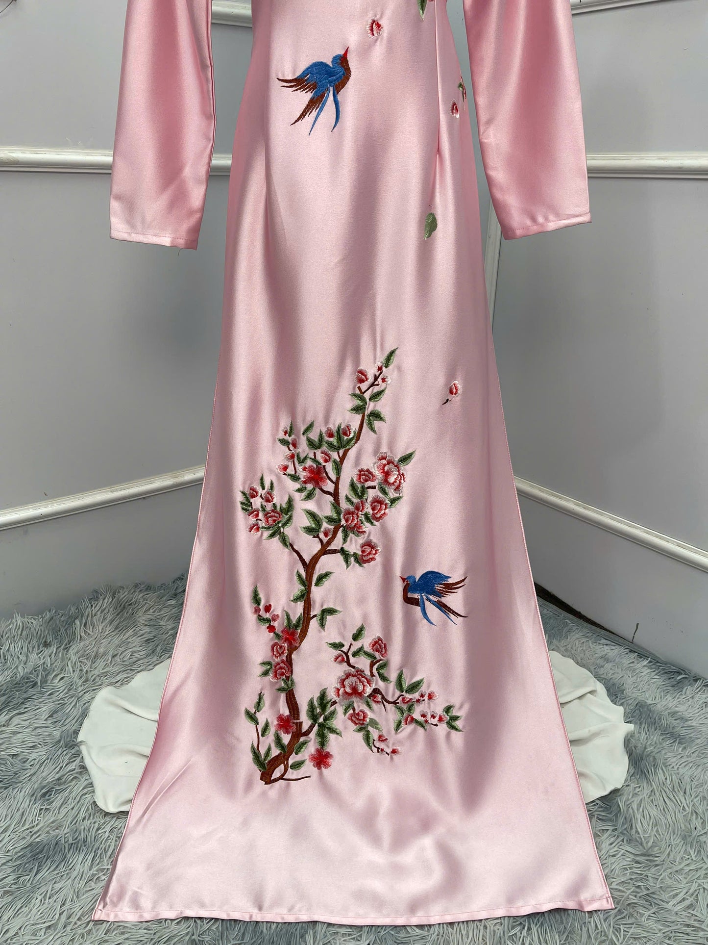 H233 1380 Áo only - Áo dài lụa valentino thêu