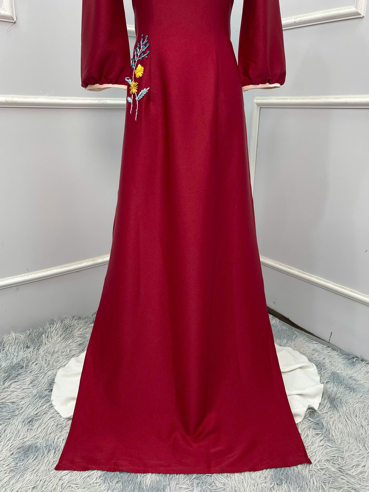 H255 1401 Áo + quần - Áo dài lụa thêu tay màu đỏ + quần kem