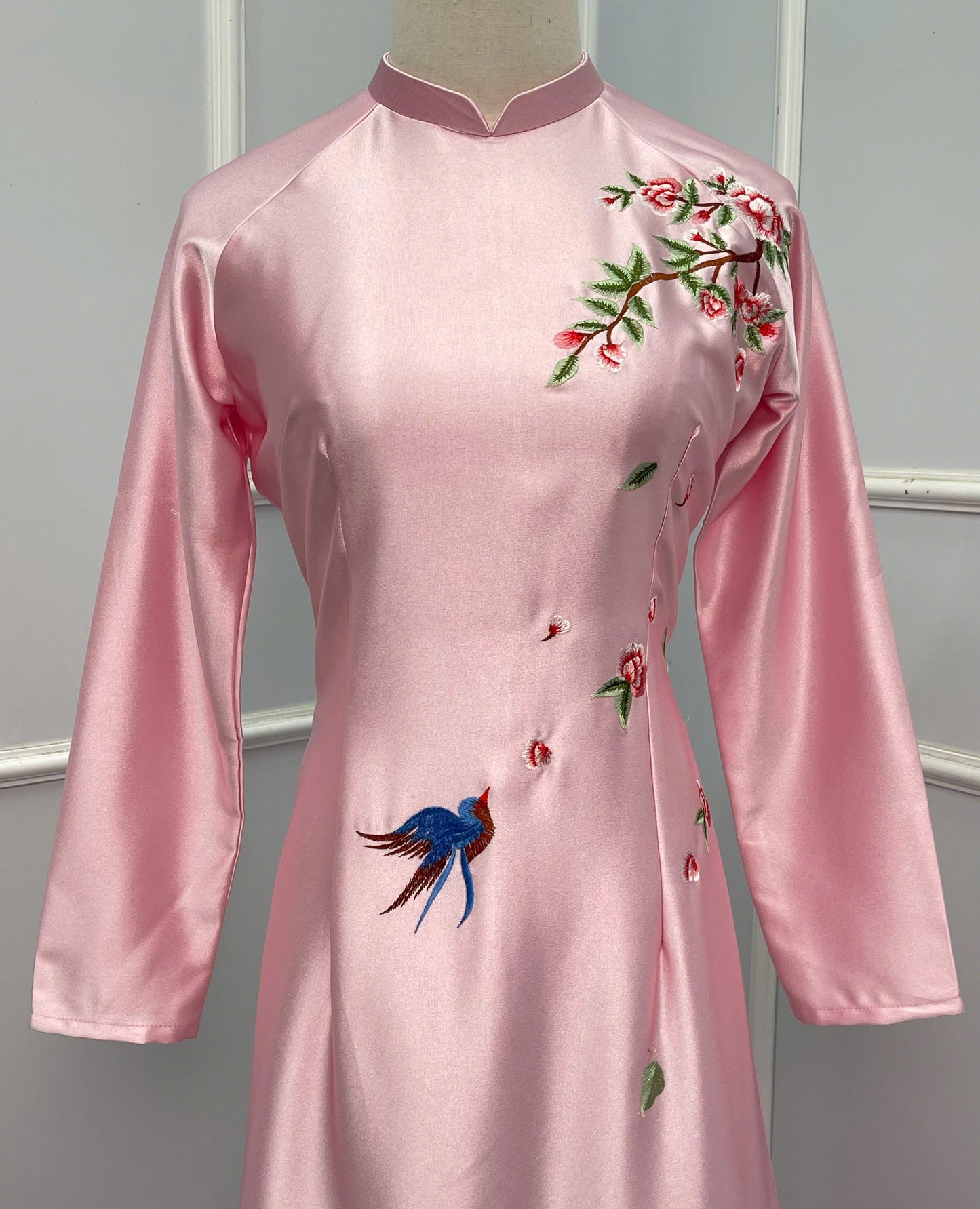 H233 1380 Áo only - Áo dài lụa valentino thêu