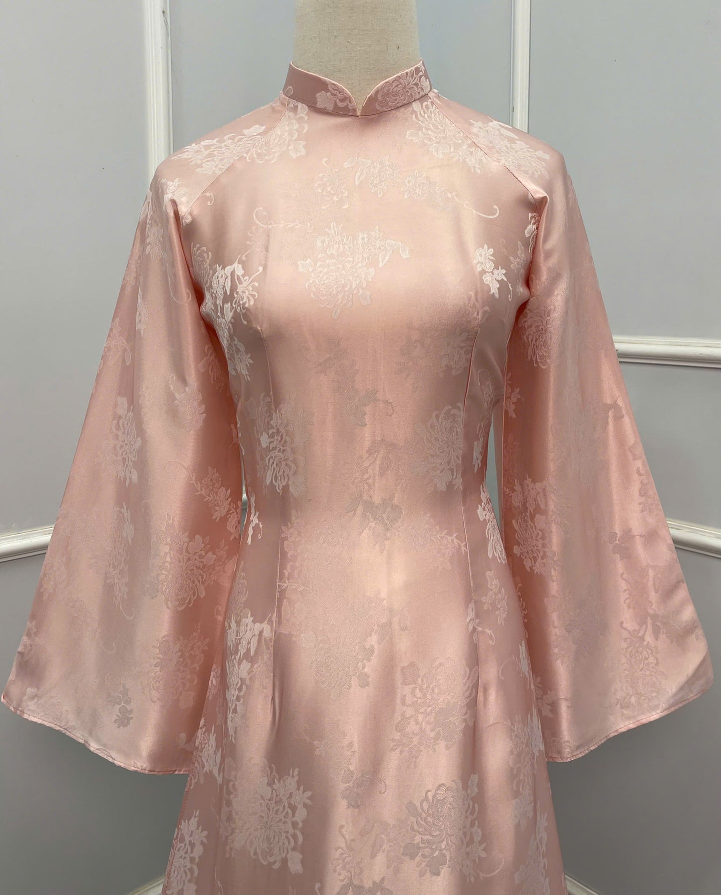 H269 1460 Áo only - Áo dài hoa cúc đại đoá màu hồng phấn