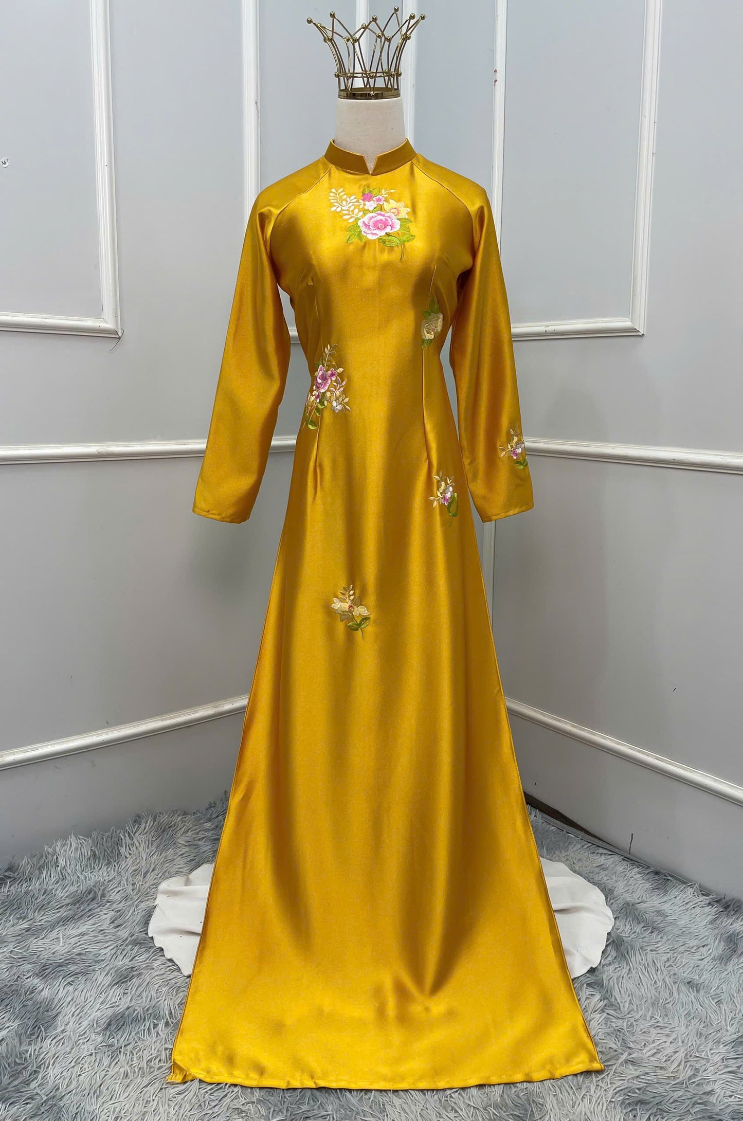 H292 1483 Áo only - Áo dài lụa valentino thêu hoa màu vàng