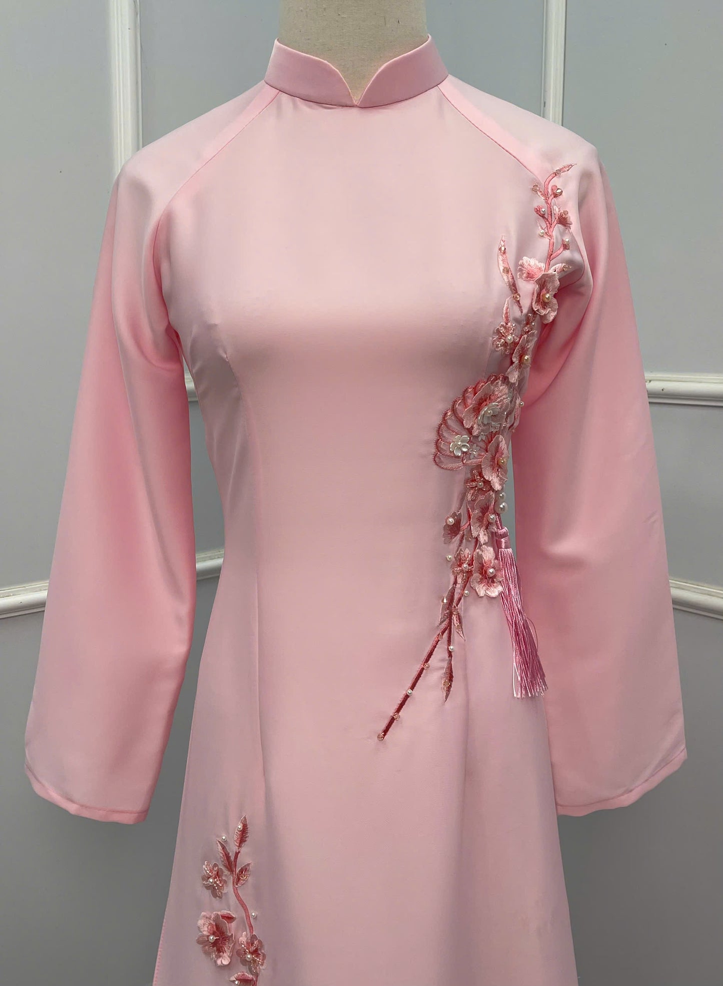 H290 1481 Áo + quần - Áo dài lụa mỹ đính hoa rơi màu hồng phấn + quần cùng màu