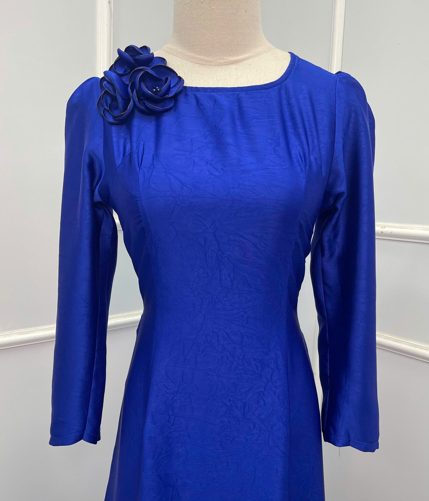 H318 1508 Áo + quần - Áo dài lụa hà lan đính hoa màu xanh coban