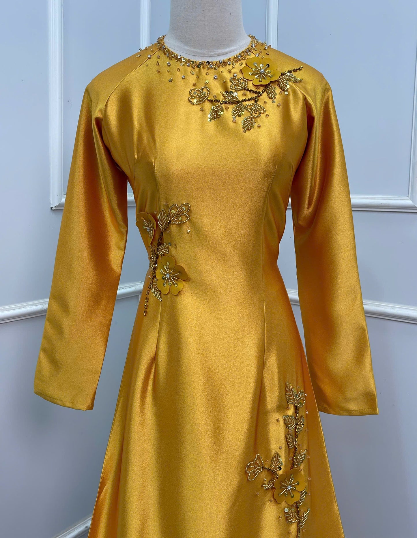 S217 1510 Áo only - Áo dài lụa valentino đính kết màu vàng