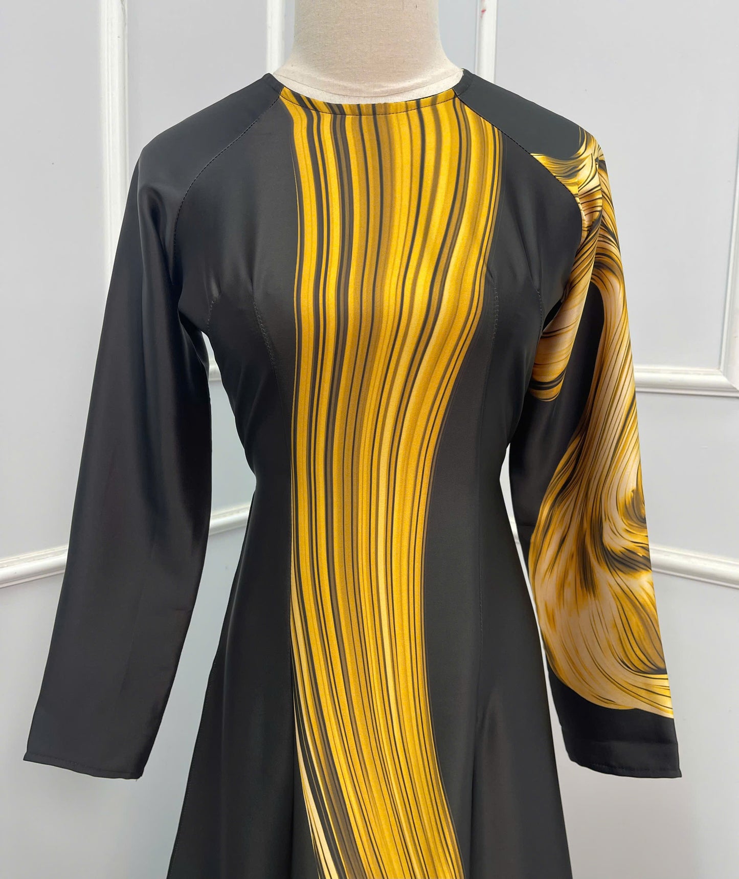 H302 1517 Áo only - Áo dài lụa ánh sao thiết kế màu đen vàng