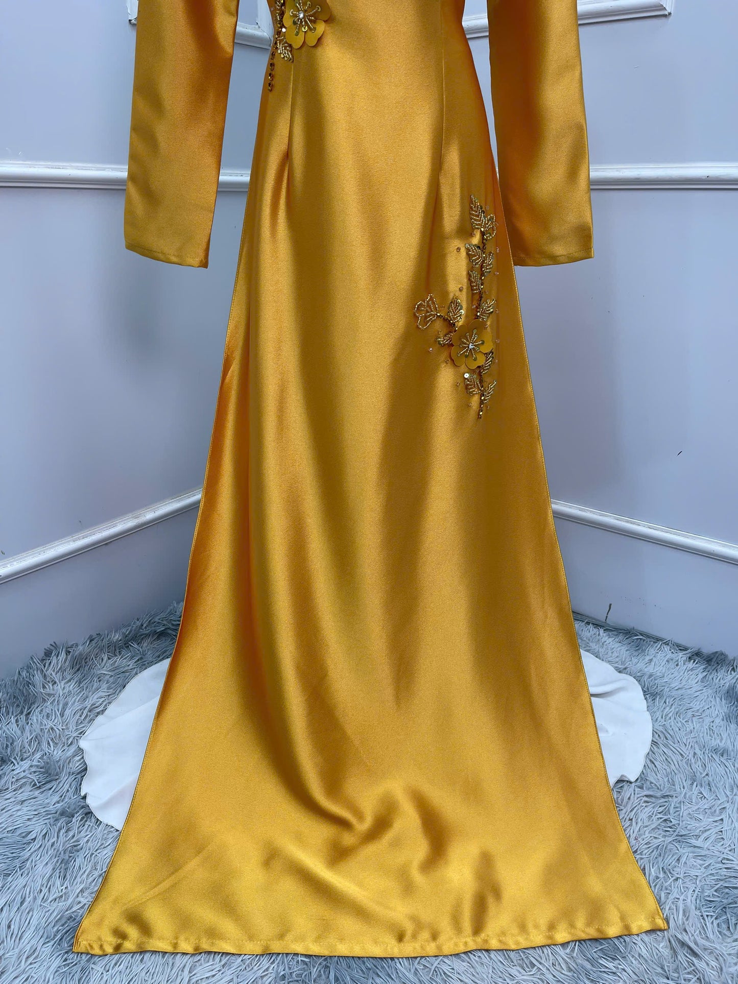 S217 1510 Áo only - Áo dài lụa valentino đính kết màu vàng