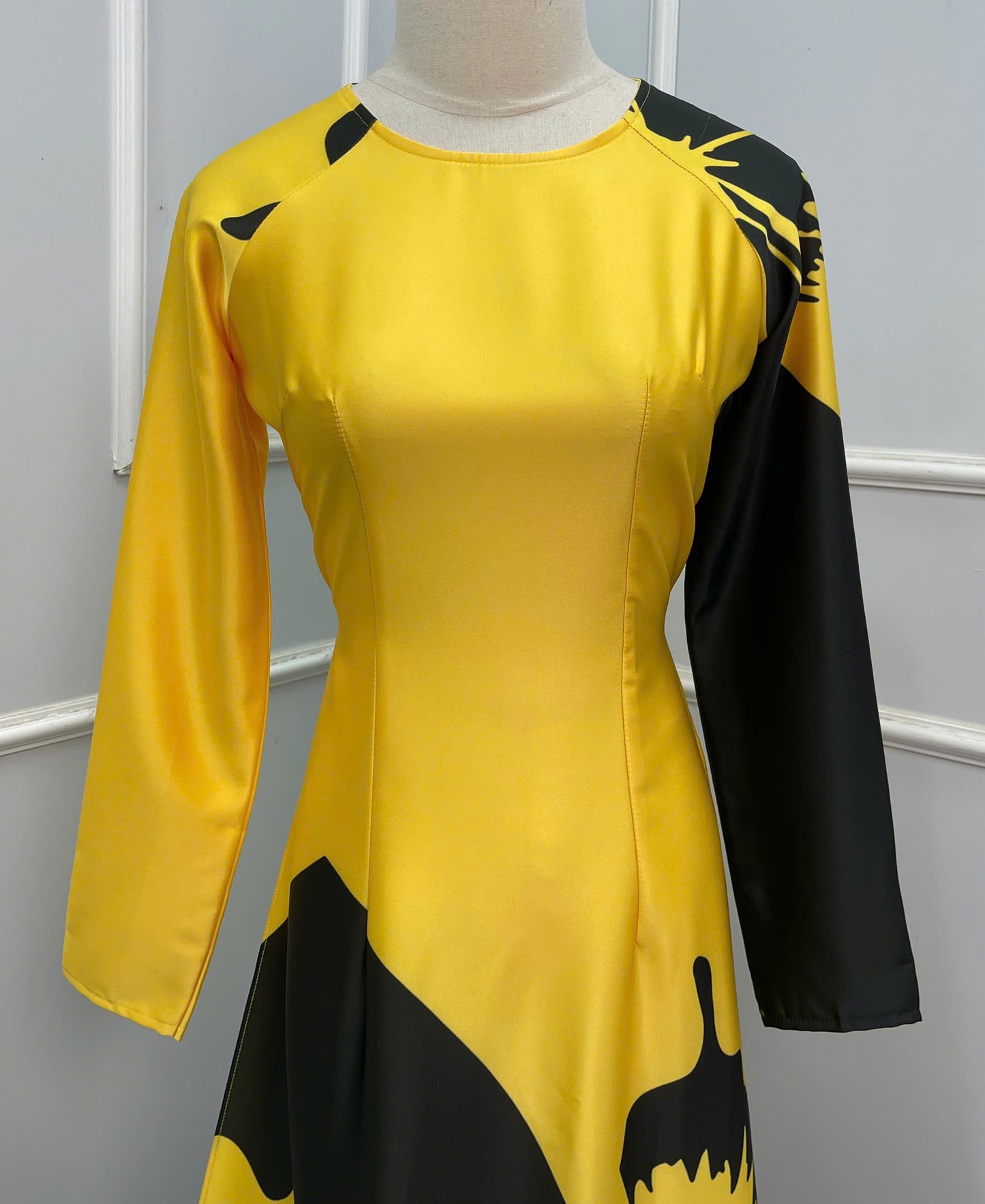 H305 1519 Áo only - Áo dài lụa ánh sao thiết kế màu vàng tươi