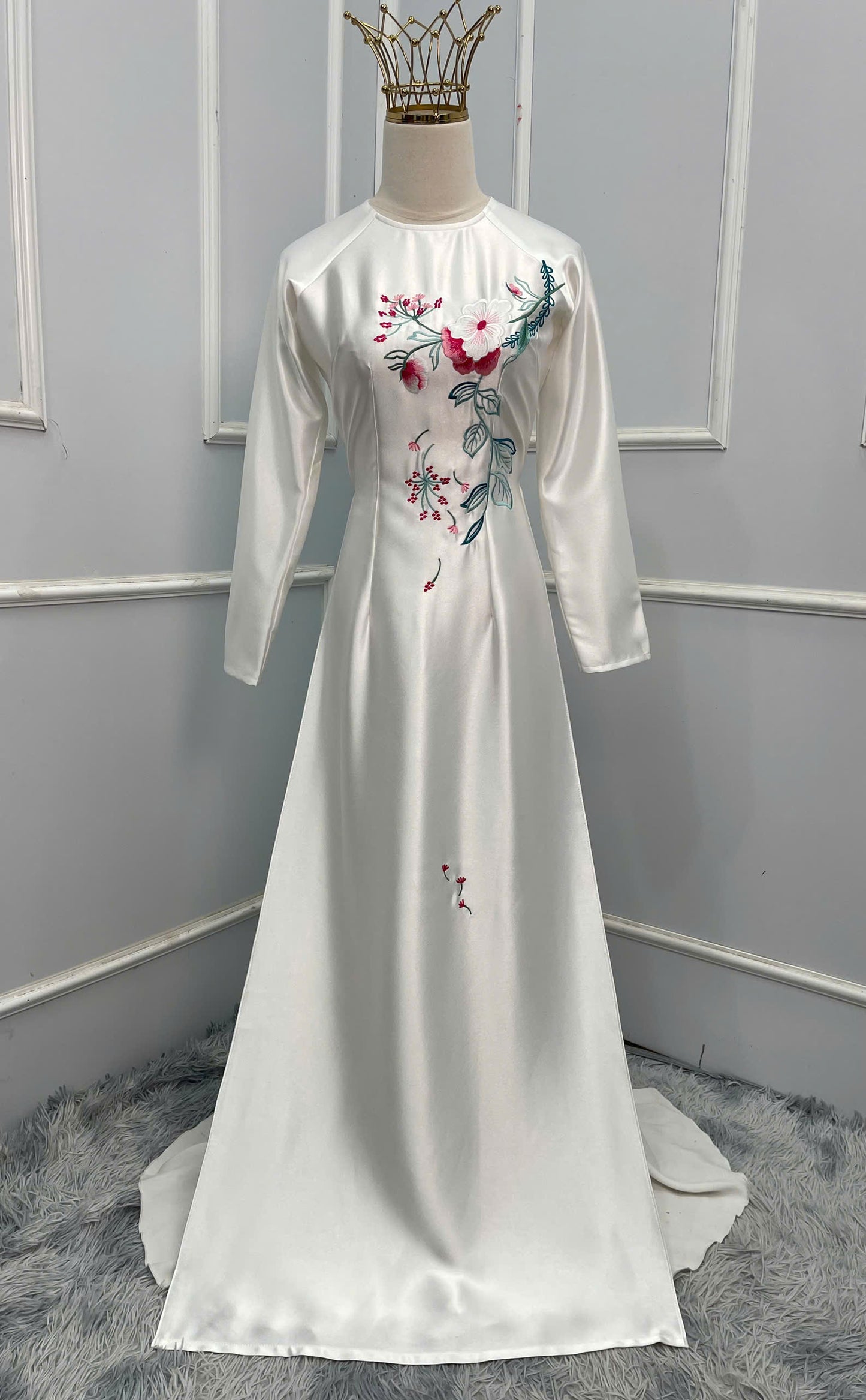 H323 Áo only - Áo dài lụa valentino thêu màu trắng