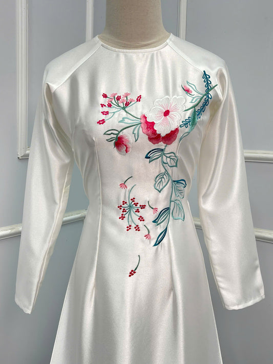 H323 Áo only - Áo dài lụa valentino thêu màu trắng