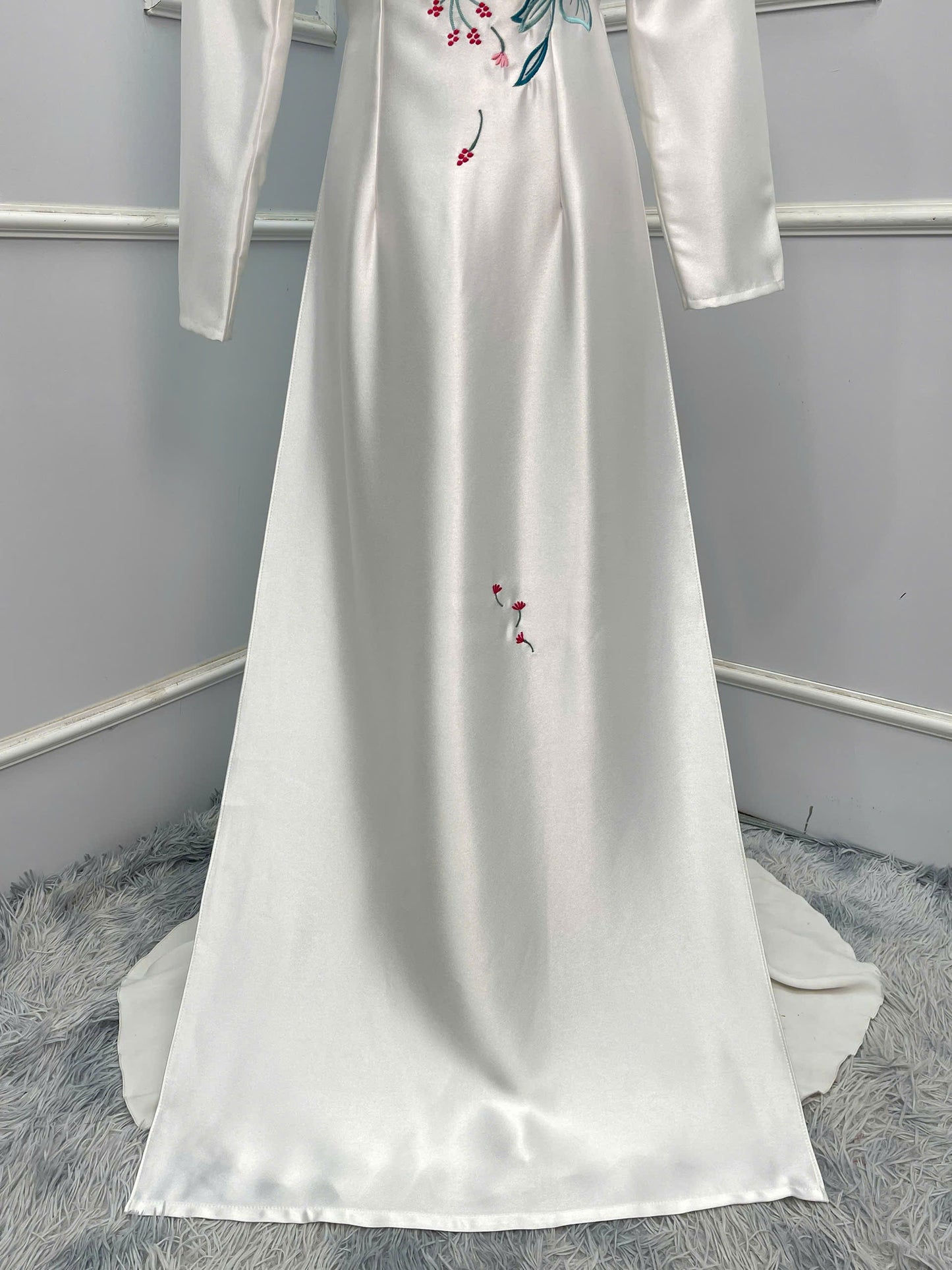 H323 Áo only - Áo dài lụa valentino thêu màu trắng