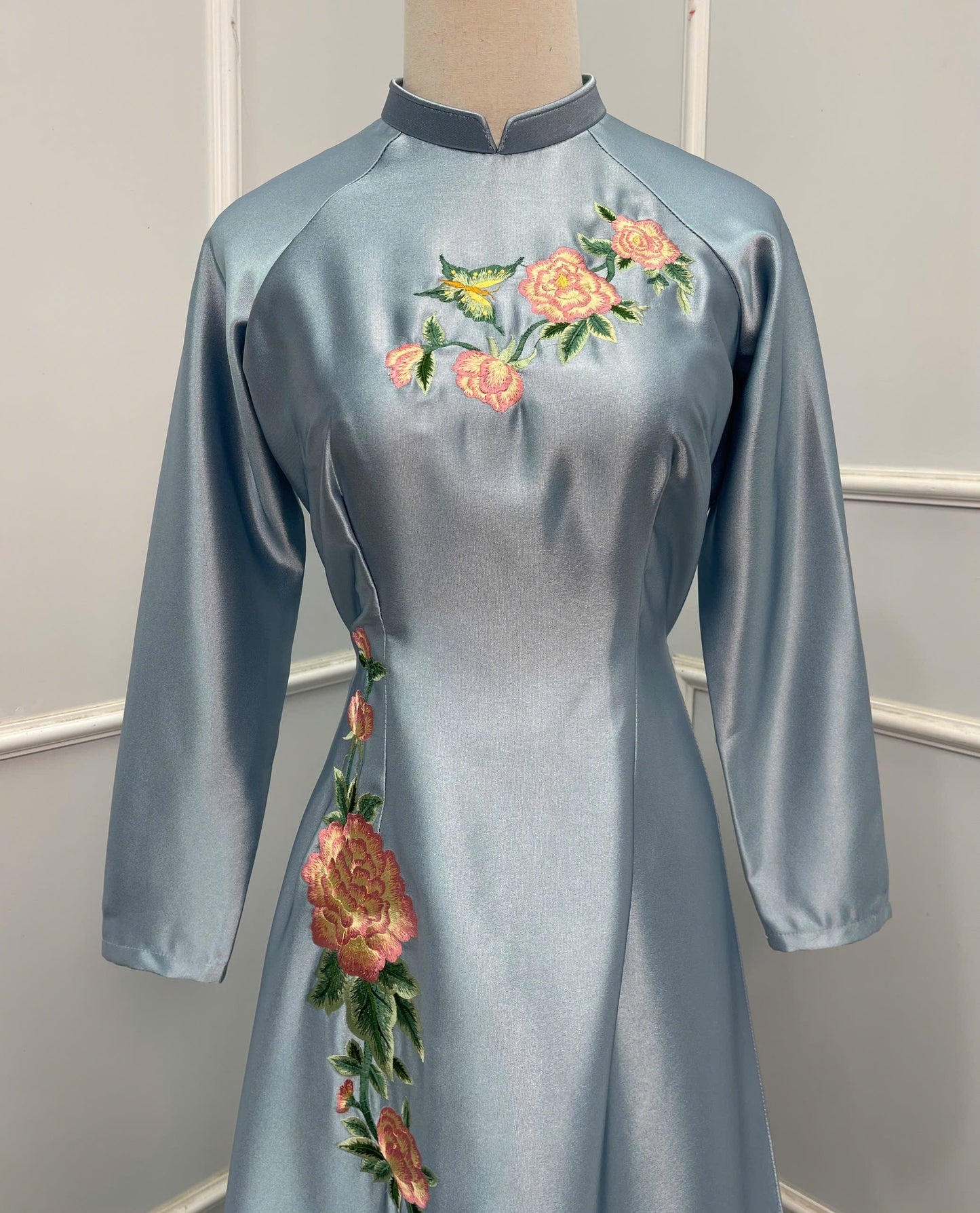 L05 4205 Áo only - Áo dài lụa valentino thêu hoa màu xanh