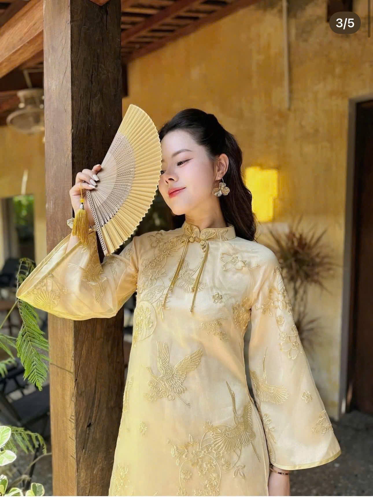 H338 Áo only - Áo dài cách tân dáng suông tơ 4 tà màu vàng nhạt