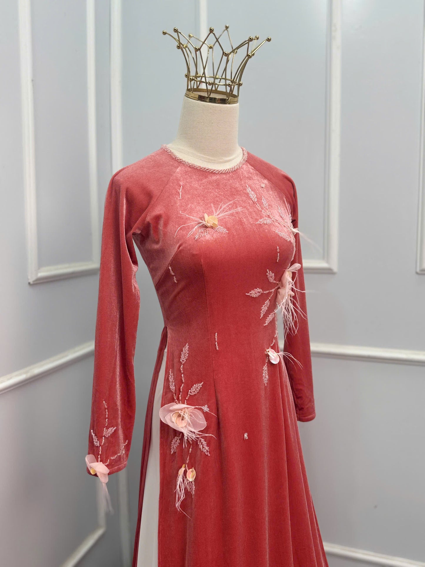 H322 Áo only - Áo dài nhung đính kết màu hồng mận