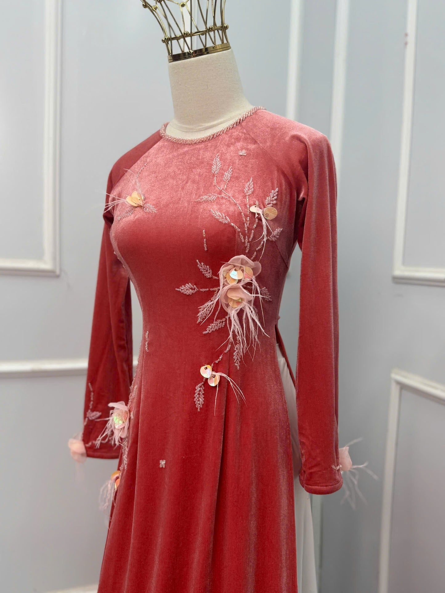 H322 Áo only - Áo dài nhung đính kết màu hồng mận