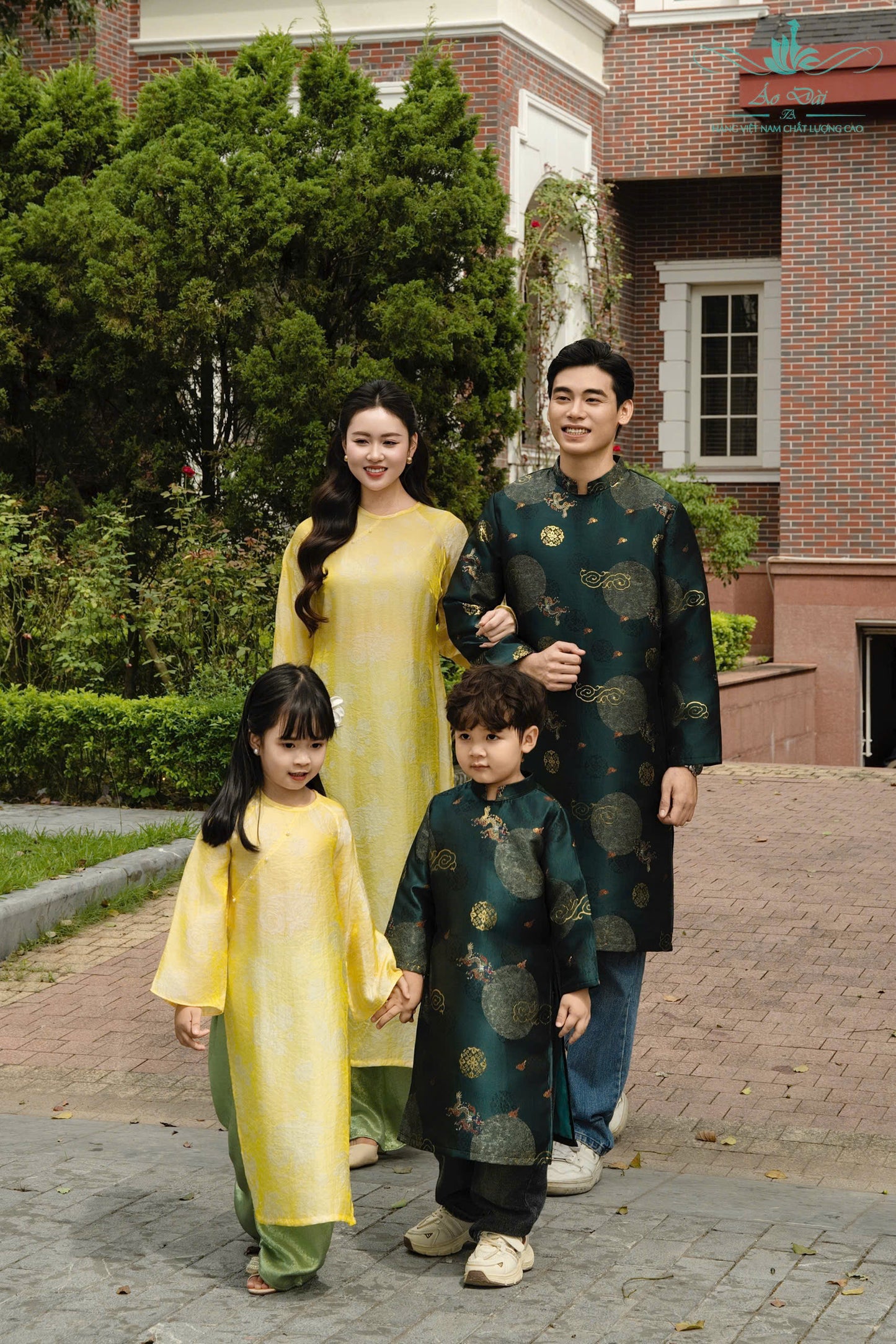 M252 1740 Áo + quần - Áo dài mẹ cách tân tơ tencel ánh kim dáng suông màu vàng tươi