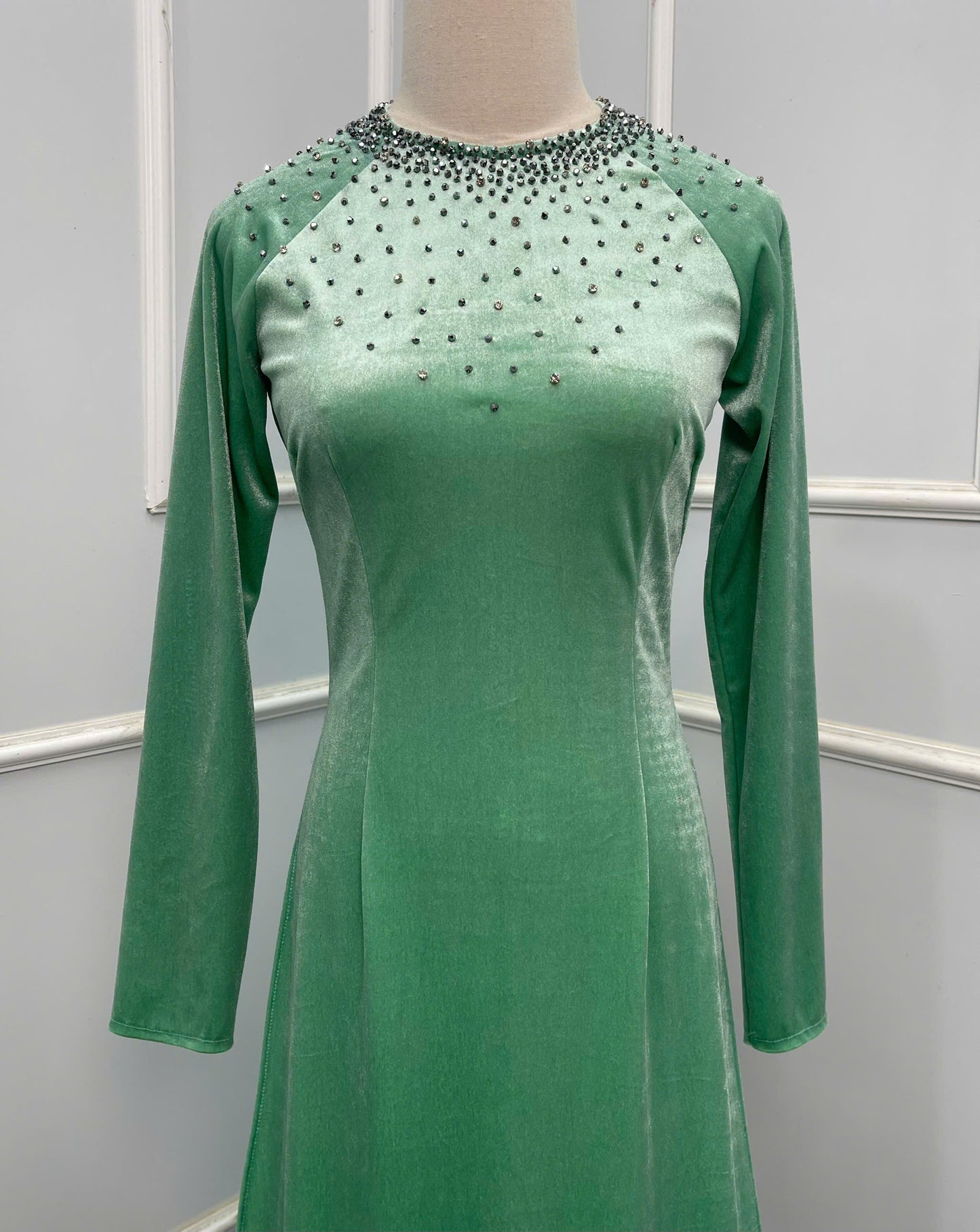 H394 3962 Áo only - Áo dài nhung đính kết màu xanh ngọc
