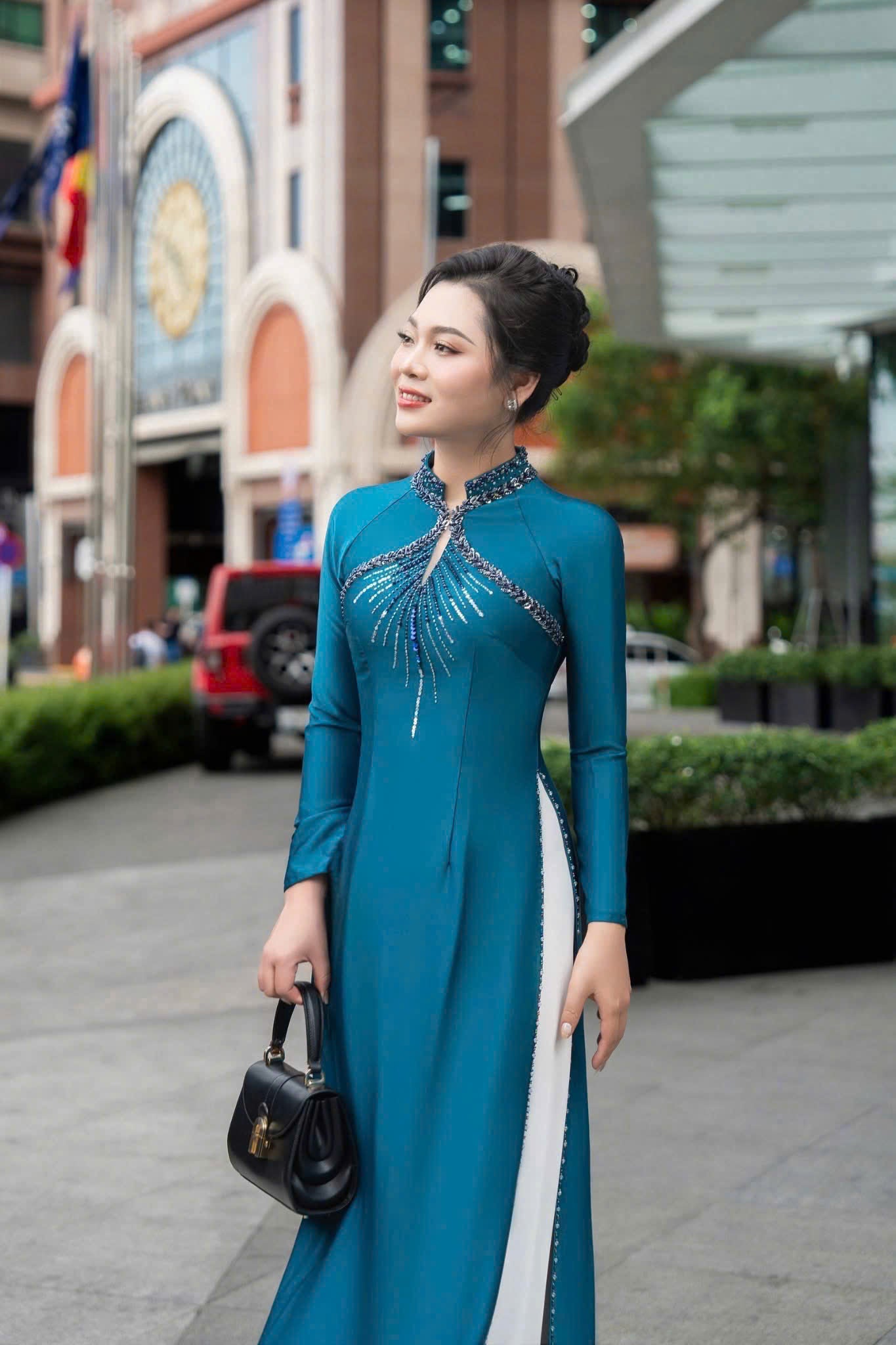 S249 3979 Áo only - Áo dài lụa valentino thiết kế đính kết
