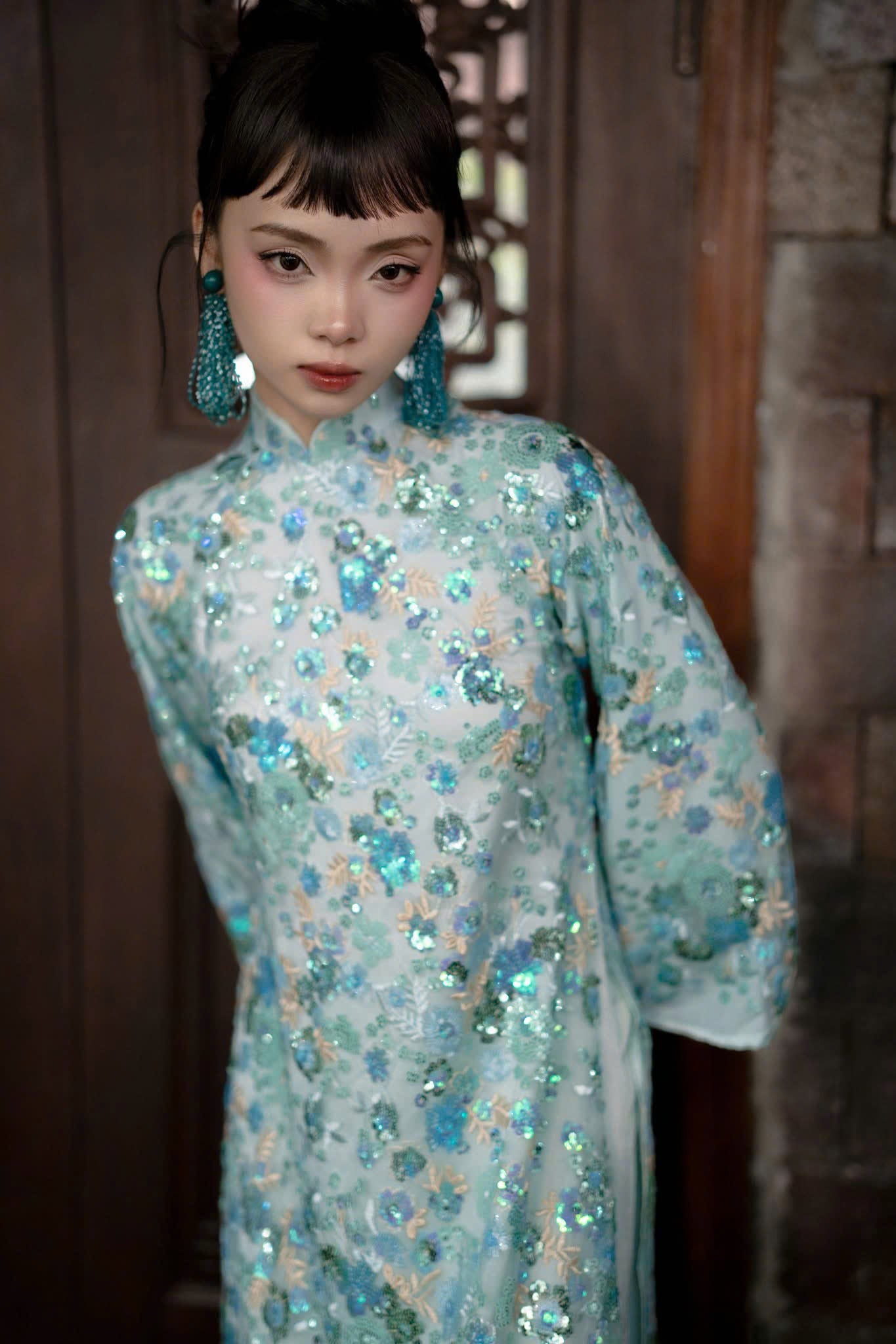 H532 2328 Only áo - Áo dài kimsa màu xanh da trời bling