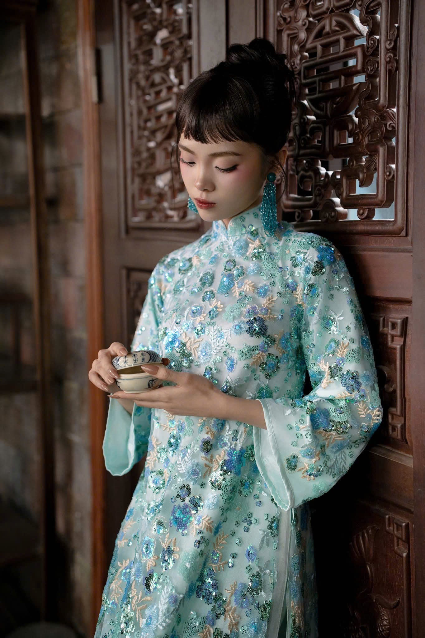 H532 2328 Only áo - Áo dài kimsa màu xanh da trời bling