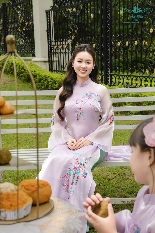 H494 1973 Áo + quần - Áo dài tơ 4 tà thêu màu tím cà