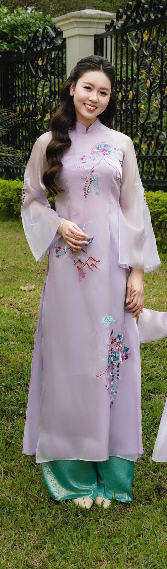 H494 1973 Áo + quần - Áo dài tơ 4 tà thêu màu tím cà