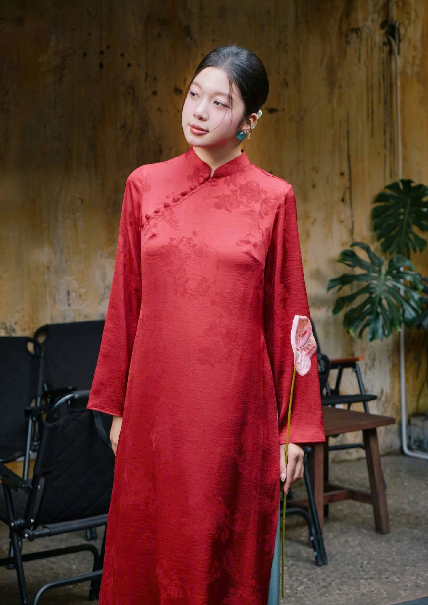 H504 1982 Áo + quần - Áo dài dáng suông gấm châu sa 2 tà màu đỏ