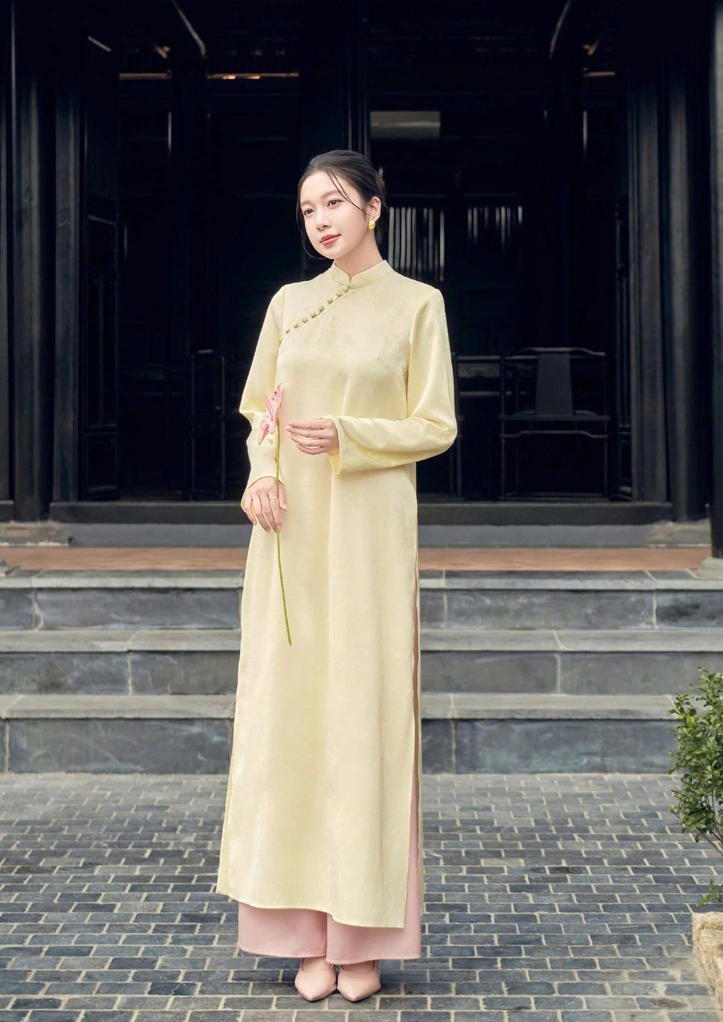 H505 1983 Áo + quần - Áo dài dáng suông gấm châu sa 2 tà màu vàng