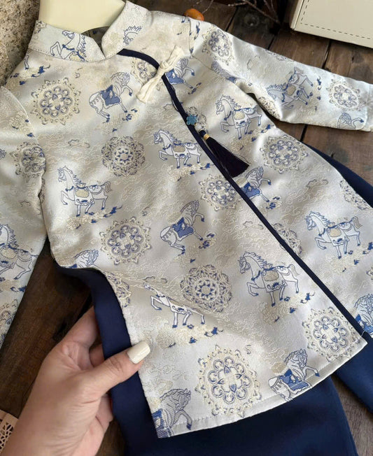 BT70 1993 Áo + quần - Áo dài bé trai gấm màu trắng