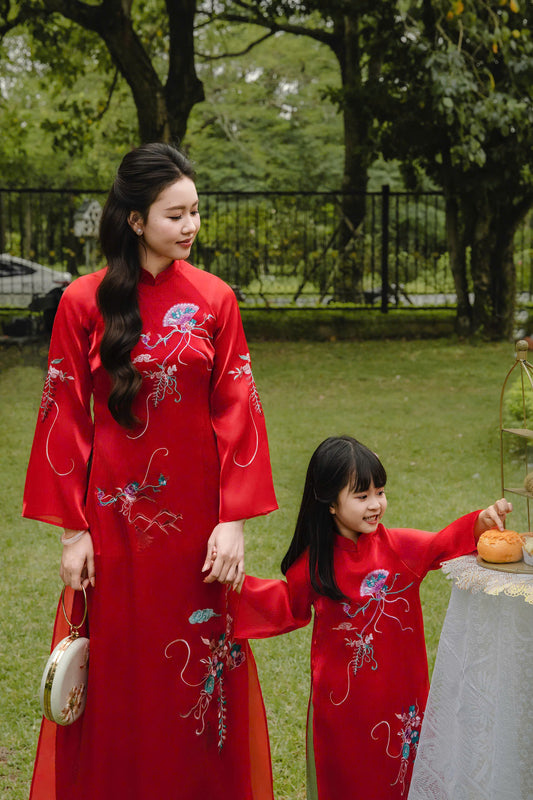 M285 2152 Áo + quần - Áo dài mẹ tơ 4 tà thêu màu đỏ thêu quạt
