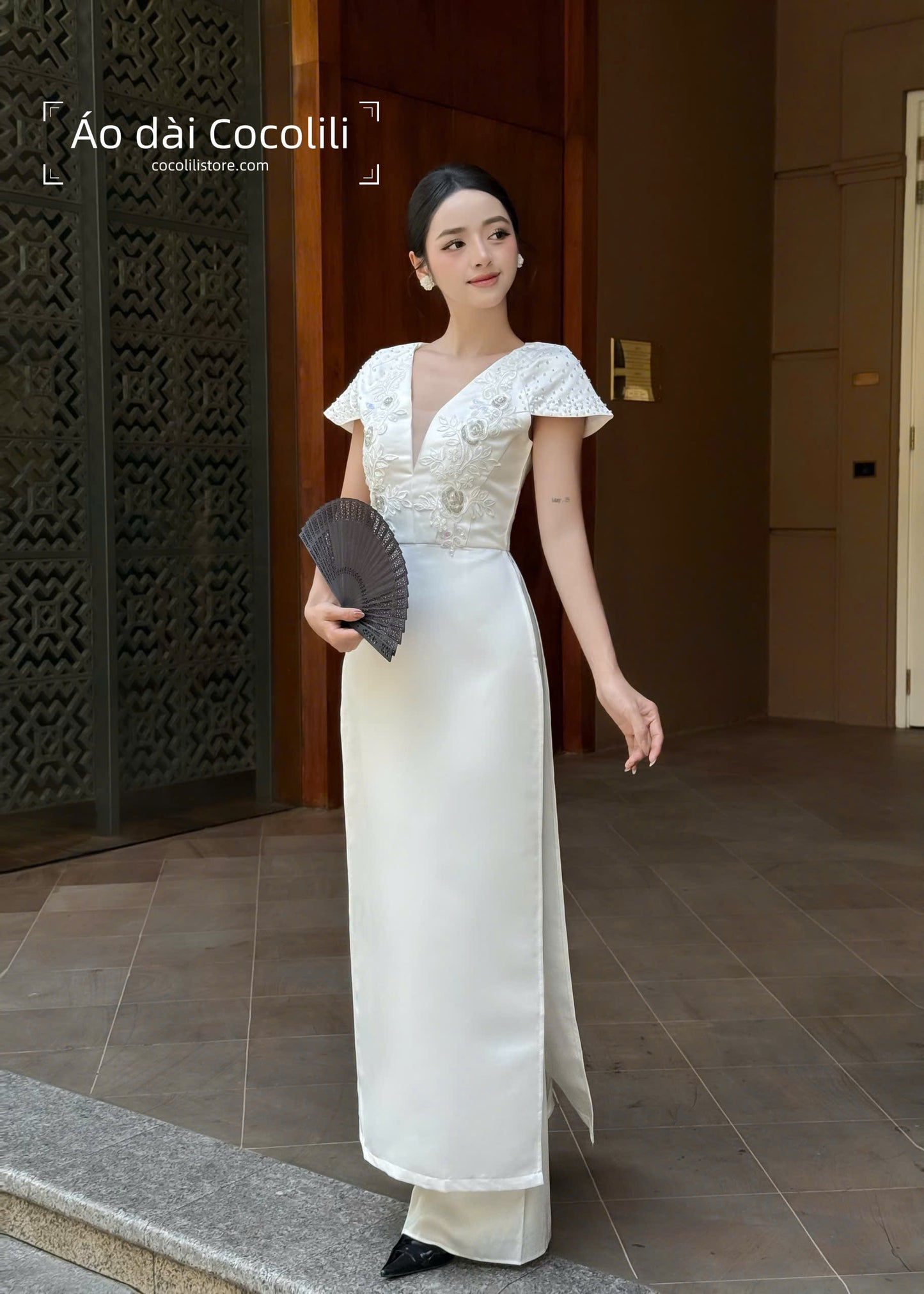 M321 2334 Áo + quần trắng - Áo dài cách tân cổ V ngắn tay