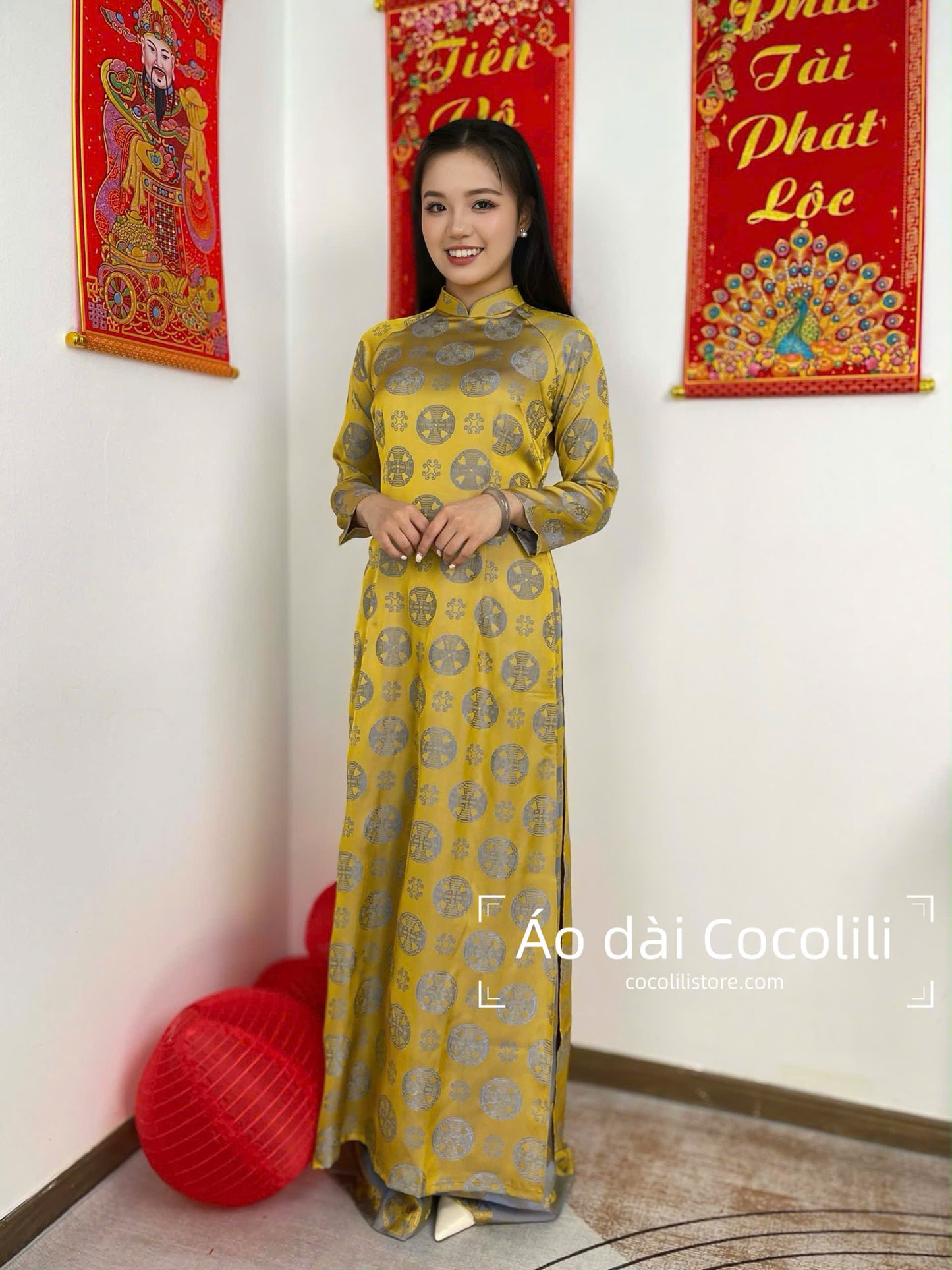 M336 áo + quần cùng chất - Áo dài dáng truyền thống chiết li tà 130cm màu vàng