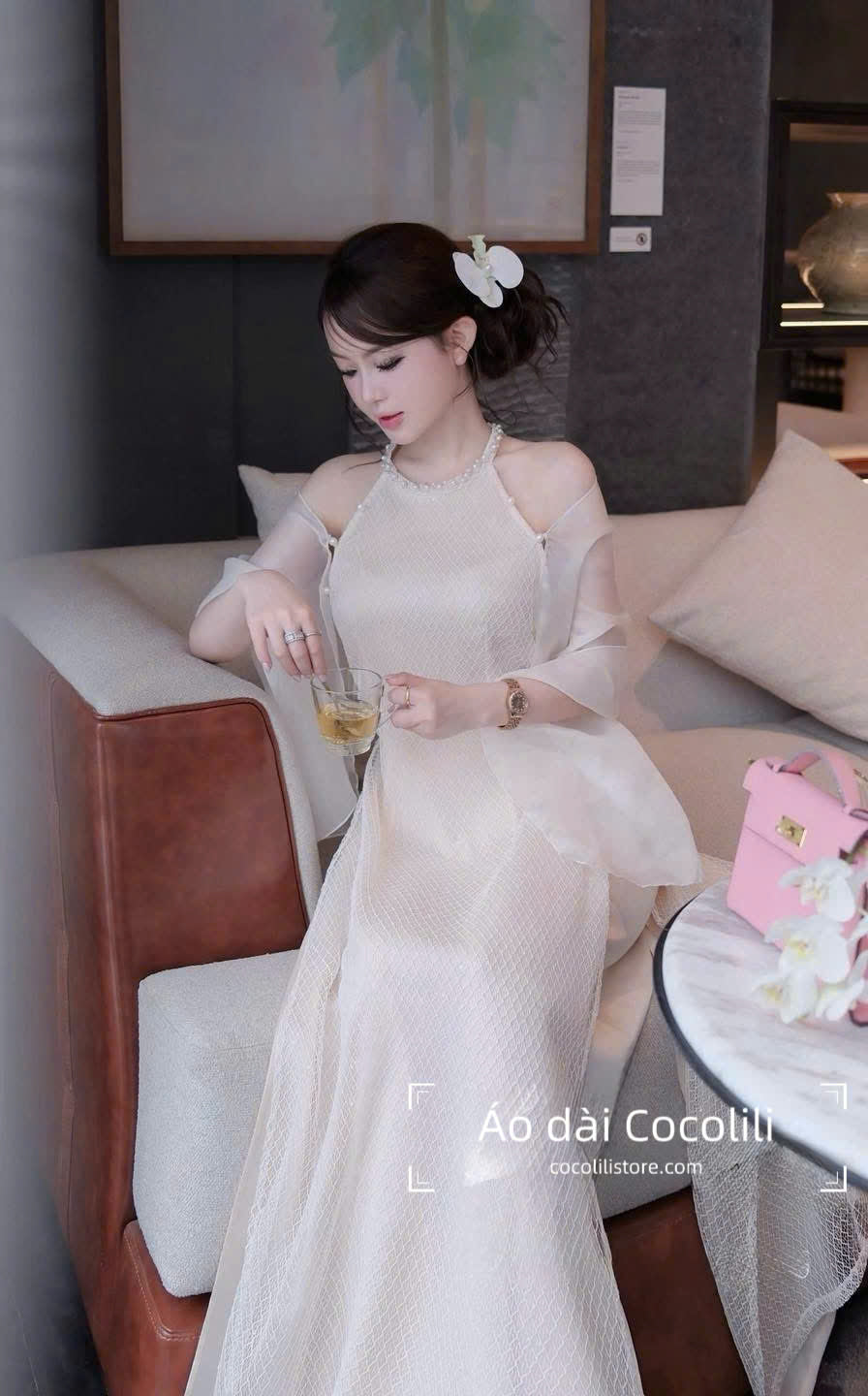 M429 Áo + quần lụa - Áo yếm kimsa 4 tà kèm choàng màu kem