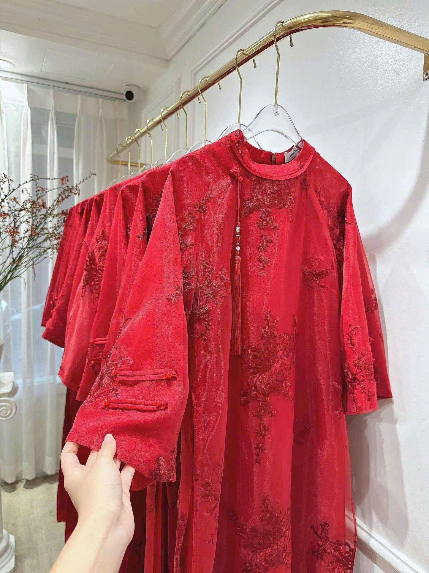 M418 Áo + quần lụa - Áo dài dáng suông tơ thêu 4 tà màu đỏ đậm