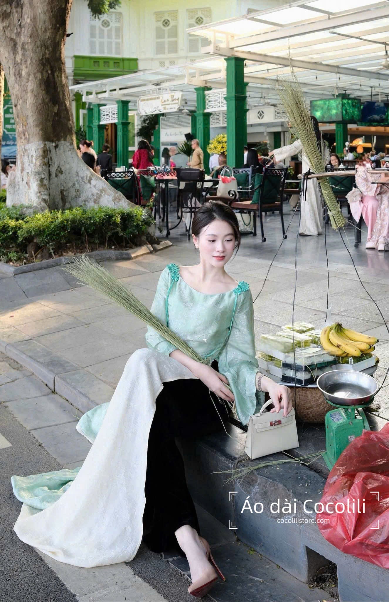 HD47 Áo only no pants - Áo dài dáng suông 4 tà lụa nha xá (nơ màu xanh lá mạ)