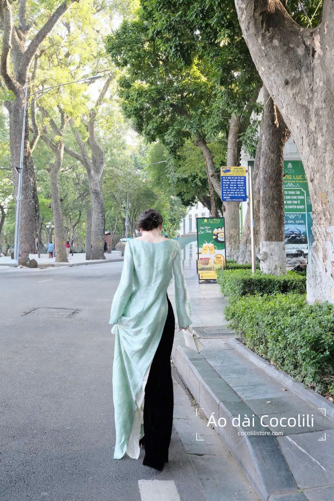 HD47 Áo only no pants - Áo dài dáng suông 4 tà lụa nha xá (nơ màu xanh lá mạ)