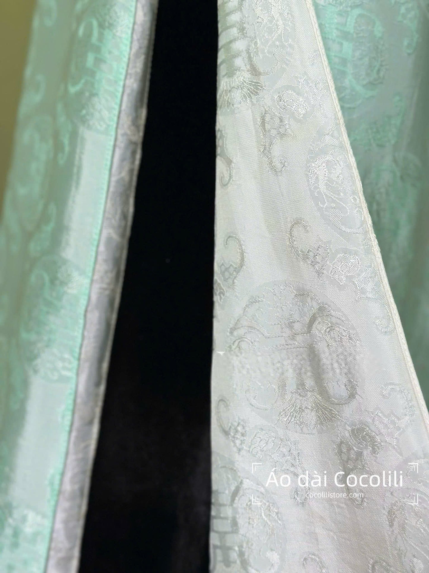 HD47 Áo only no pants - Áo dài dáng suông 4 tà lụa nha xá (nơ màu xanh lá mạ)