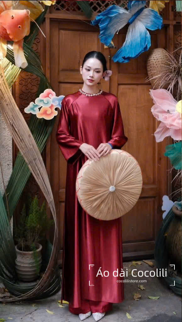 M433 2996 Áo only no pants - Áo dài dáng suông 2 tà lụa tráng gương đính cổ màu đỏ